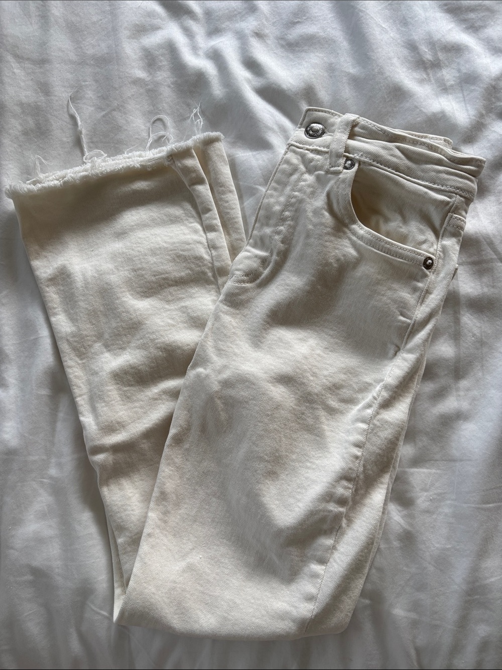 Zara Straight Leg Jeans in Off-White/Cream